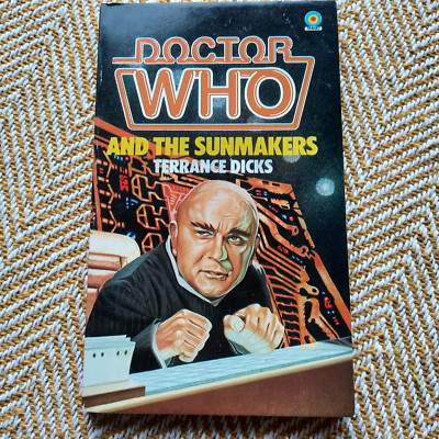 Doctor Who Ziel: Die Sonnenmacher signiert von JOHN LEESON