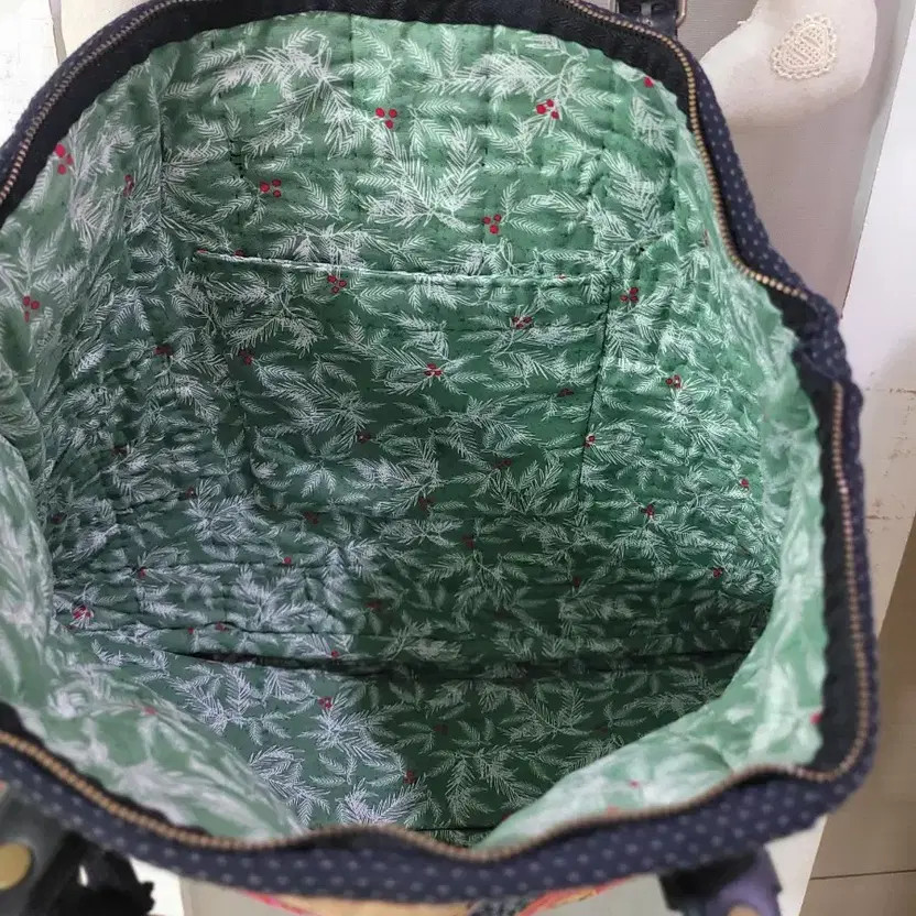 Patchwork Fish Design Tote Bag with Keyring - Col… - image 9