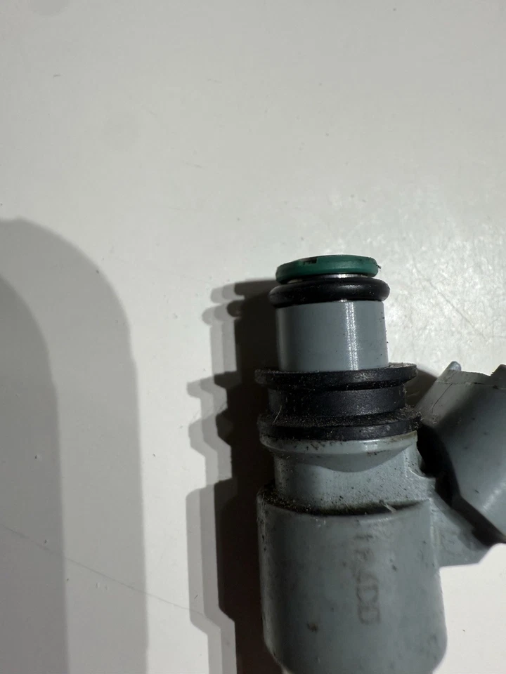 Injetor de combustível Subaru Brz Toyota Gt 86 Scion Frs usado fabricante de equipamento original  - Imagem 3 de 3