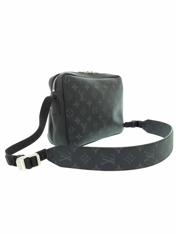 LOUIS VUITTON Taiga Rama Outdoor Messenger PM M30233 Men s Shoulder Bag  Used