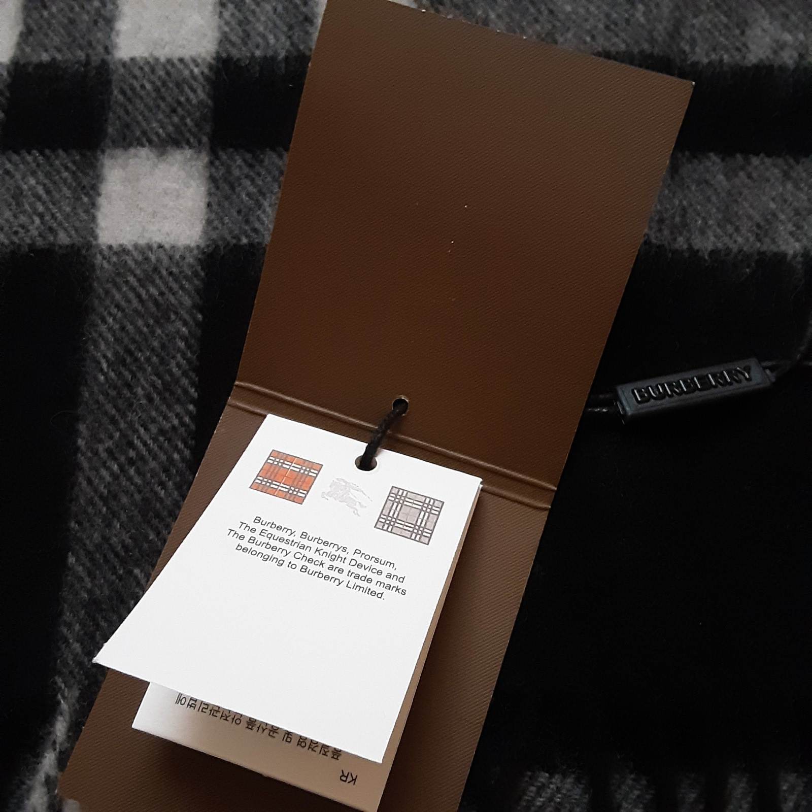 BURBERRY- NEW WITH TAGS -100% CASHMERE-Scarf-Black w/ white &red( 180 cm x 30cm) thumbnail 7