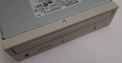 Mitsumi CRMC-FX810T4 8x IDE CD-ROM-Laufwerk (retro, 1997)