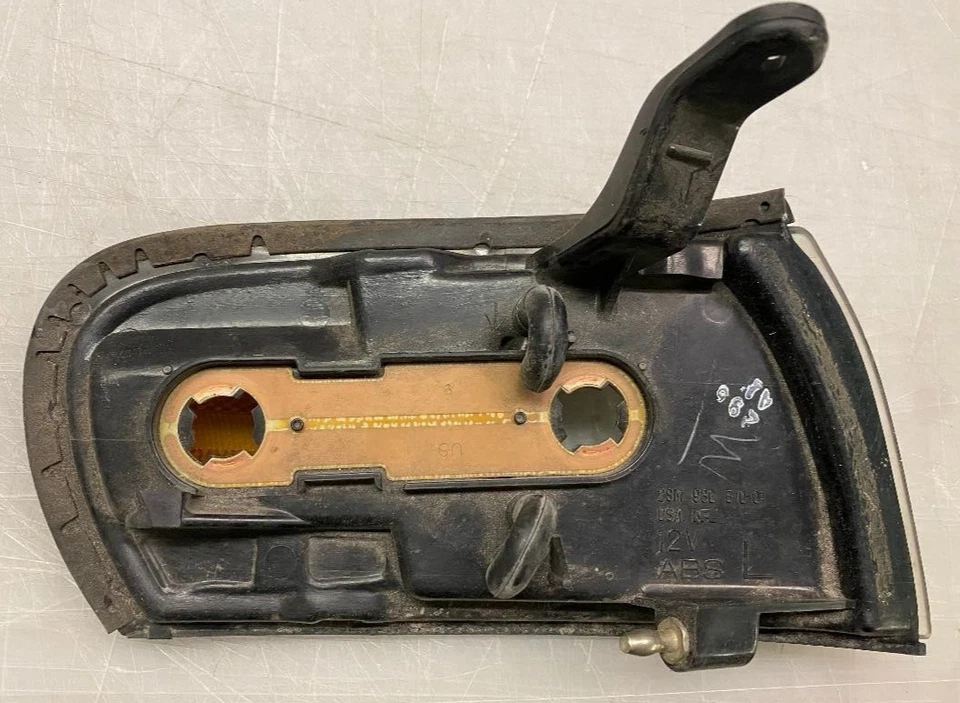 TOYOTA CAMRY 1992-1994 INTERMITENTE DELANTERO IZQUIERDO P/N 2SM936510-01 PIEZA ORIGINAL OEM Foto 3 de 4