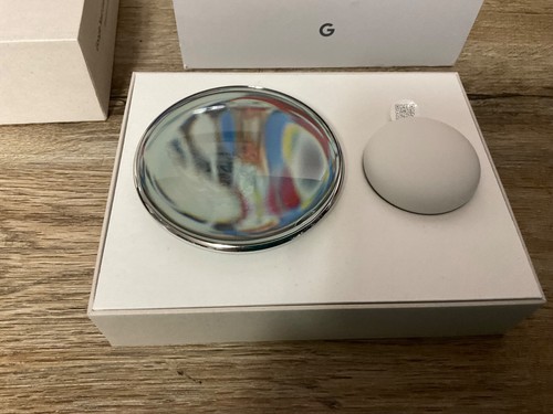 New Google Nest Learning Thermostat (4th Gen) w Temperature Sensor silver - Picture 4 of 8