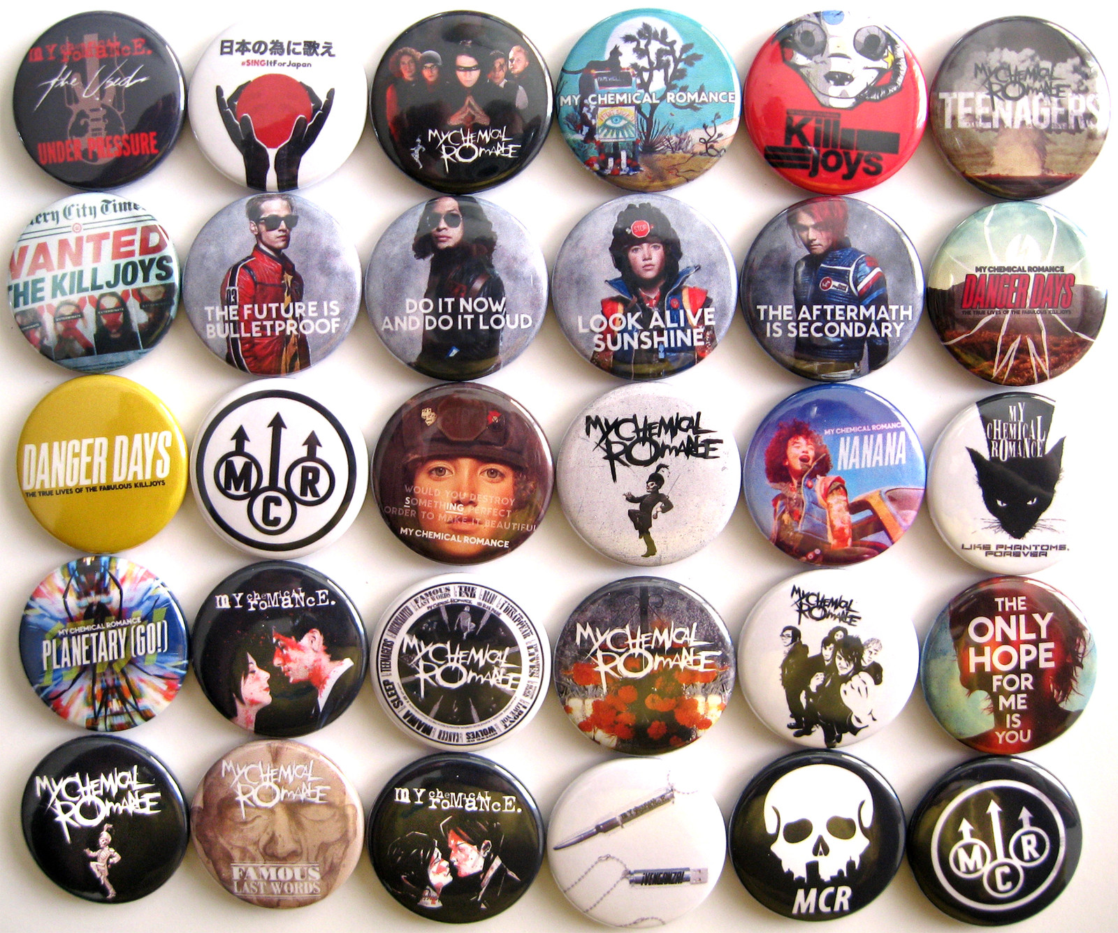 MY CHEMICAL ROMANCE Button Badges Pins The Black Parade Teenagers Sing ...