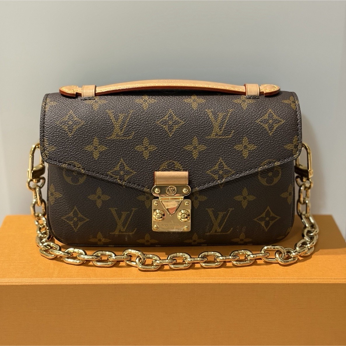 Louis Vuitton Pochette Metis East West Monogram Canvas Brown Crossbody Bag GHW