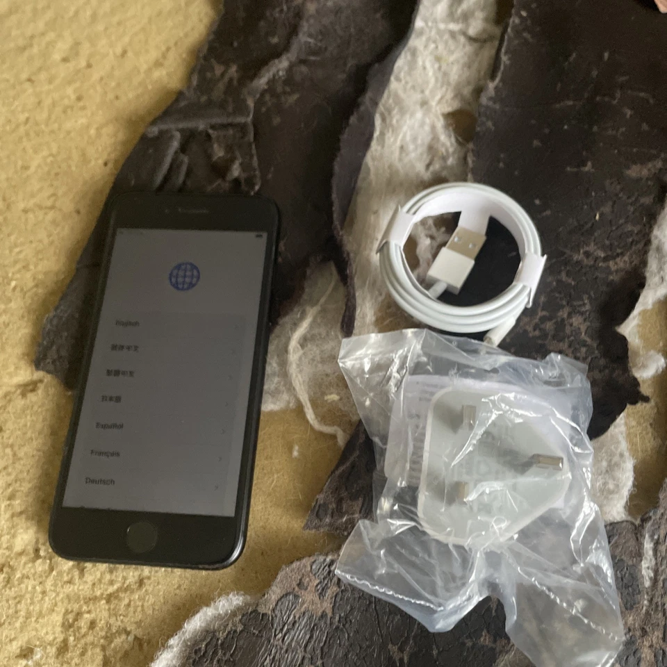 Apple iPhone 7, A1778, Black, 32GB, Grade C, Unlocked (SIM) - Image 2 of 3