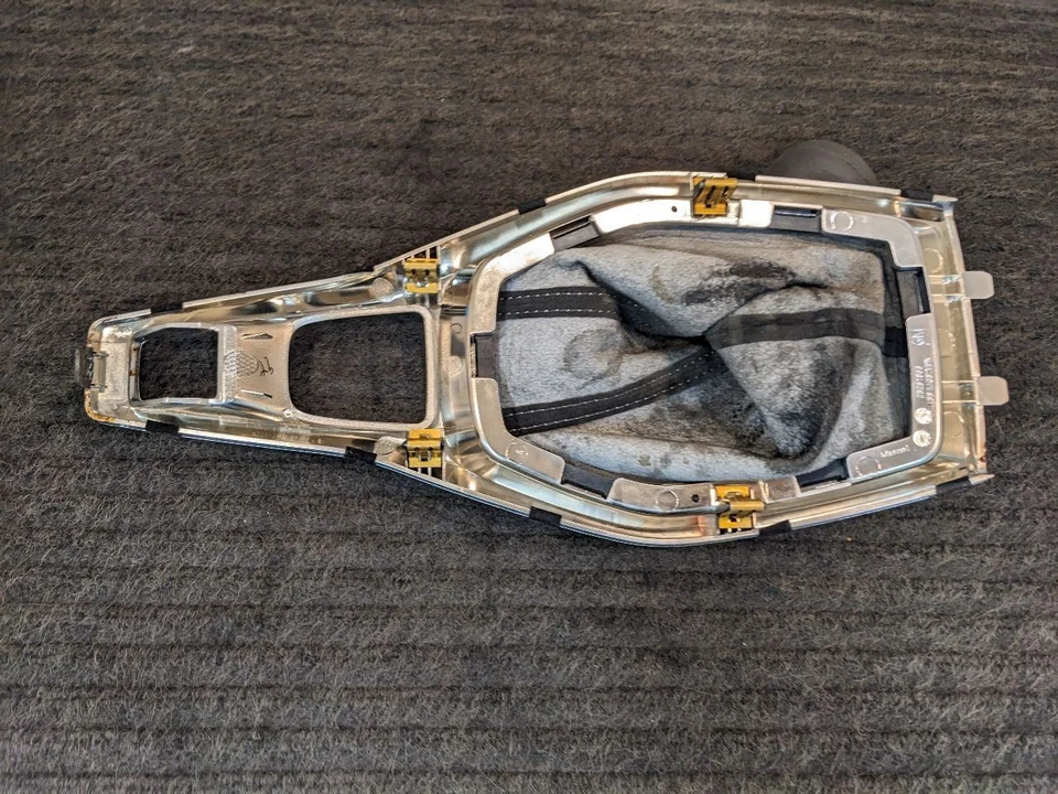 Camaro SS 2016-24 6 velocidades palanca de cambios bisel ajuste perilla de cambio bota ALCANTARA Foto 3 de 4