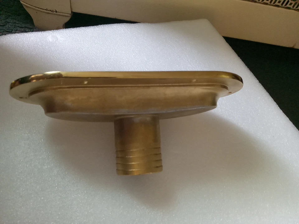 NUEVO DESAGÜE PISO PLANO MARINO OVALADO LATÓN FUNDIDO 7-1/2 X 3-5/8" Foto 2 de 4