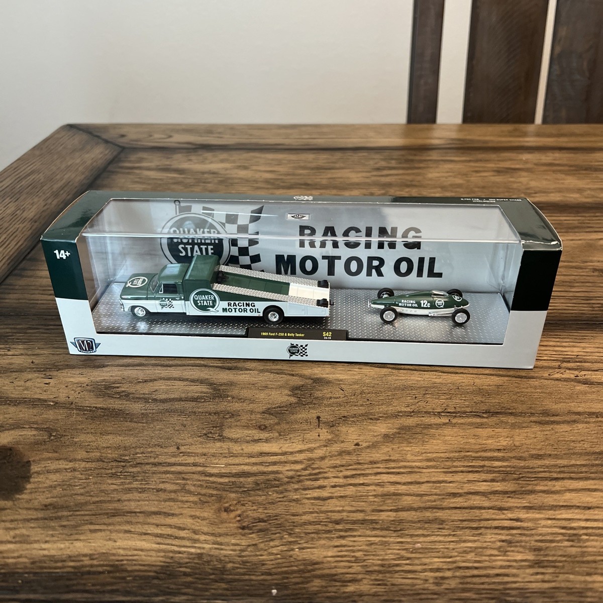 M2 Machines Haulers Quaker State 1969 Ford F250 Belly Tanker 250