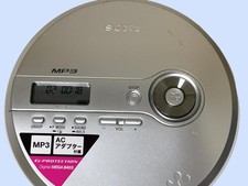 Sony Walkman D-NE241 Silver Portable Compact CD Player Tested Working Used