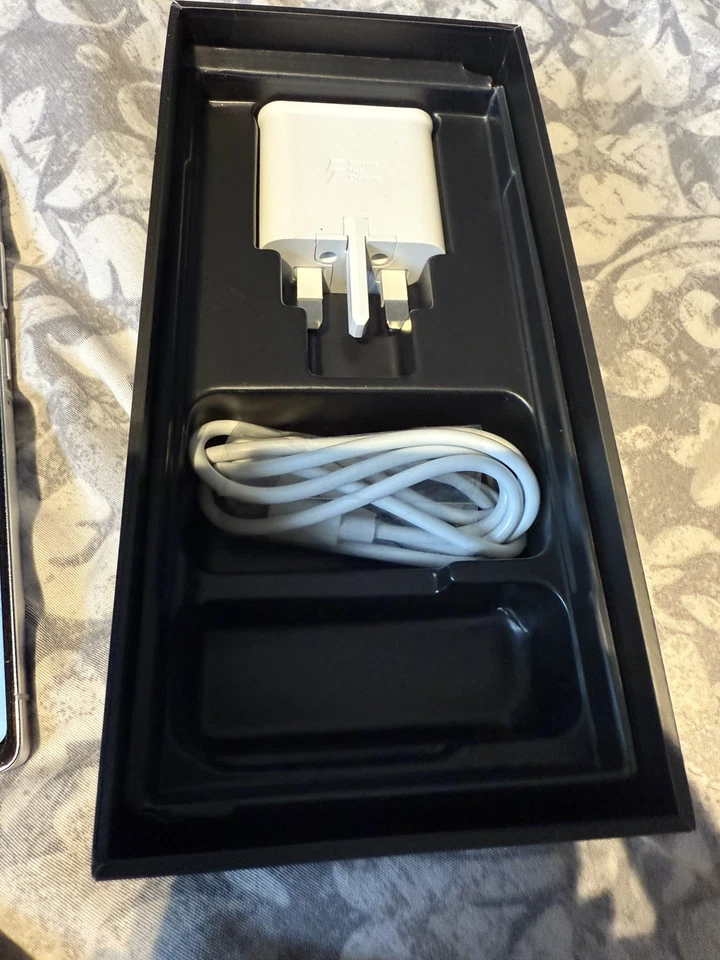 Chinese S25  5G Unlocked Smartphone Android Phone 6.8" Dual SIM Mobile Phones - Image 2 of 4