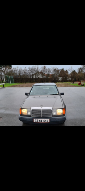 Mercedes 300 E, 3,0 aut., Benzin, 1986, km 216000,…
