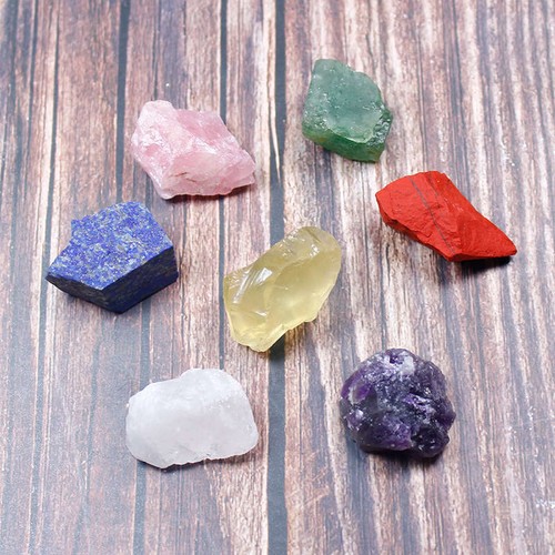 7 Chakra Healing Crystal Stone Set Natural Rock Quartz Balance Gemstone W/ Pouch - Foto 15 di 18
