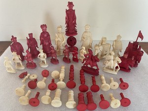 Antique Chinese Export Carved Chess Pieces Canton Figural White & Red