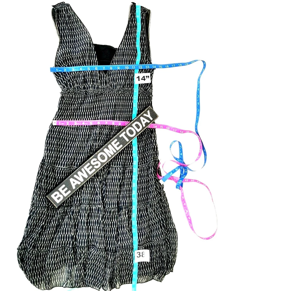 Studio M 连衣裙女式中号层叠荷叶 V 领无袖办公室教堂日期 — 第 2/4 张图片