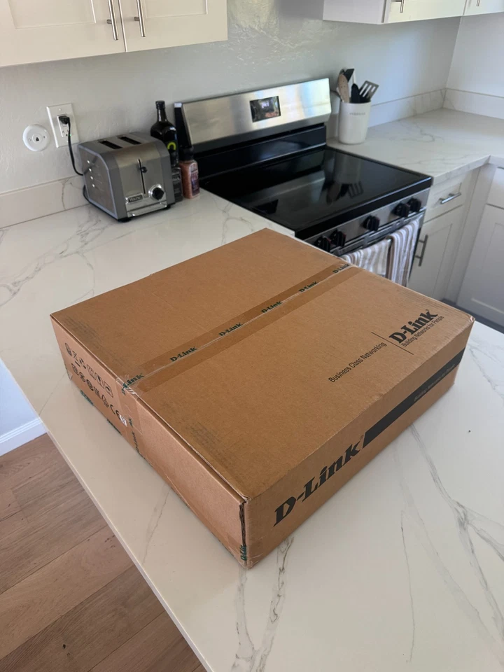 D-Link DGS-3630-28PC/SI 28-Port PoE Gigabit Smart Managed Ethernet Switch (370W) - Image 3 of 4