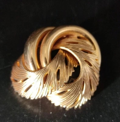 Dior Grosse Germany 1967 Importante Broche dorée Vintage Couture - Photo 1/4