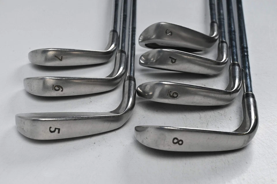 Wilson Di6 Irons / 5-PW+SW / Regular Flex Taper Tech Shafts - Image 4 of 4