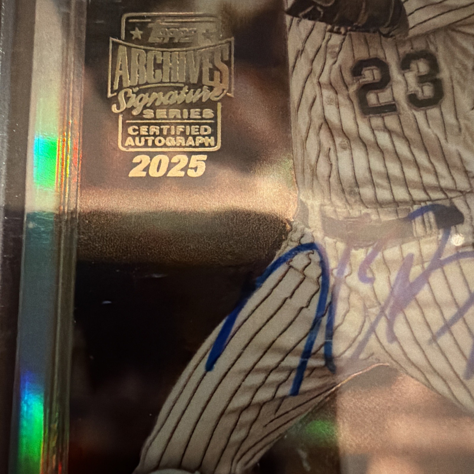 KRIS BRYANT 2025 TOPPS ARCHIVES SIGNATURES SERIES ENCASED ON CARD AUTO 1/1 view 3