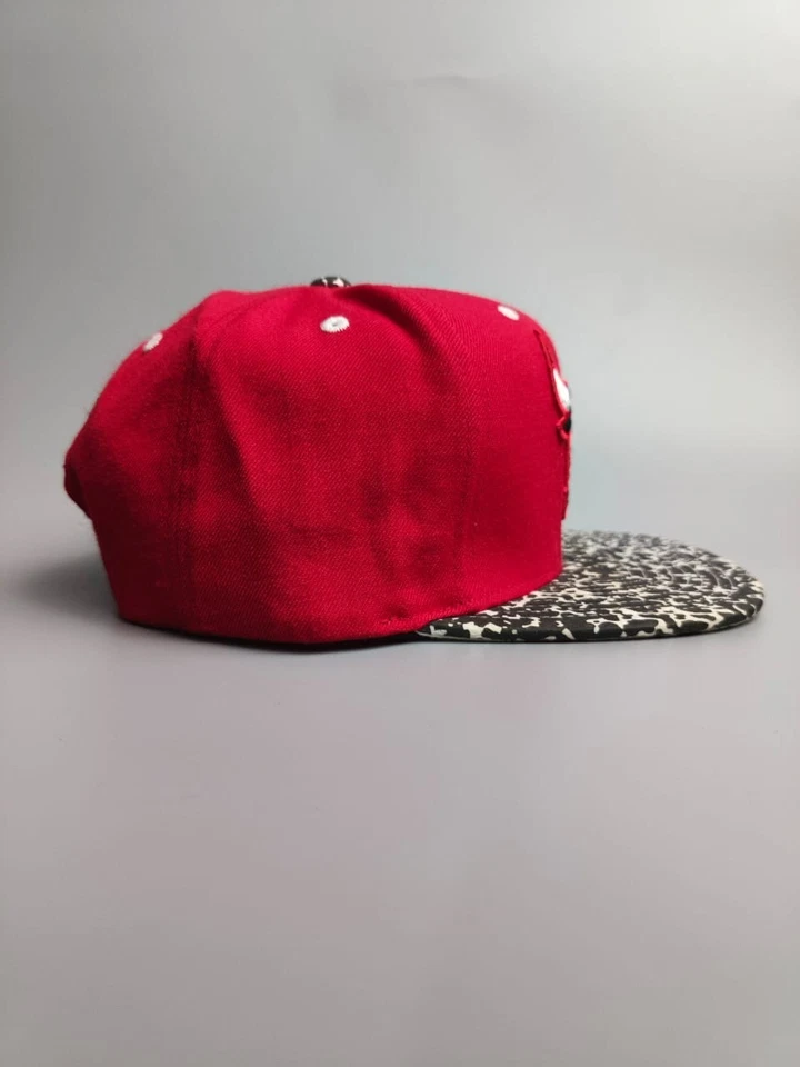 Mitchell & Ness NBA Chicago Bulls SnapBack Red Cap Hat - Image 4 of 4