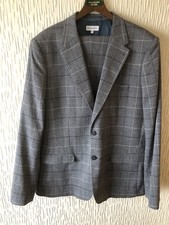 taylor/wright grey suit with waistcoat size 46long