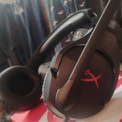 HyperX Cloud Stinger - Gaming Headset   Comfortable HyperX Signature Memory (a)