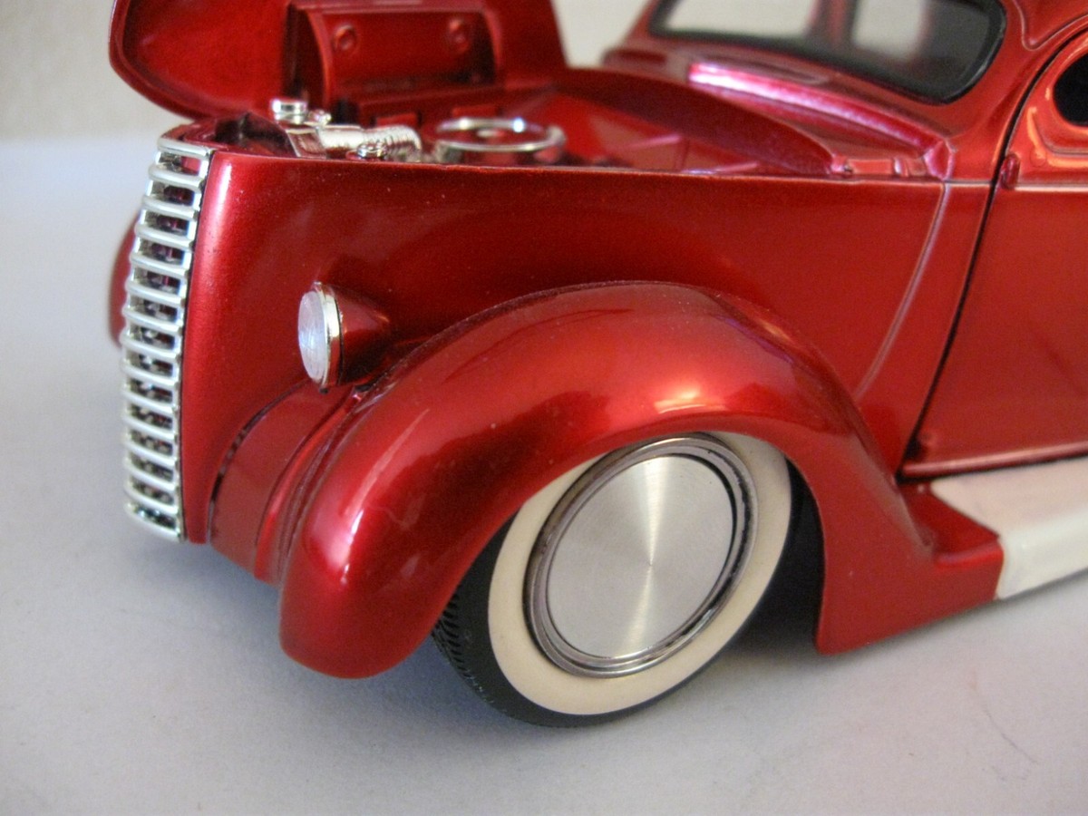 Jesse James West Coast Choppers 1936 Ford Coup Kustom 1/24