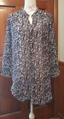 Cato Size L Black & White Rounded Hem Shear 5'' Slits on Sides Button Front Cat4