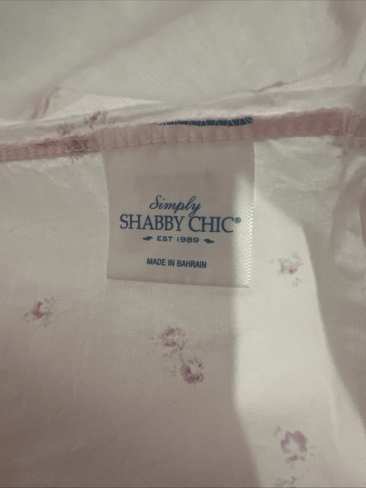 Rachel Ashwell Simply Shabby Chic Ditsy Rose Rosebuds On Pink Queen Sheet Set - Image 4 of 4