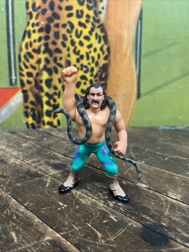 VINTAGE 1990 WWF HASBRO JAKE THE SNAKE ROBERTS FIG...