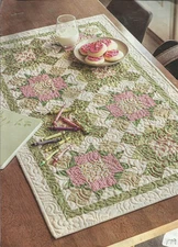 I0179 CHERISHED MOMENTS RUNNER QUILT PATTERN/INSTRUCTIONS