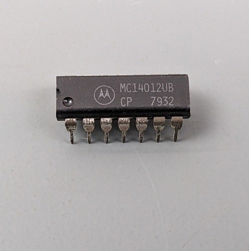 (12) Motorola MC14012UB Dual 4-Input NAND Gate ICs