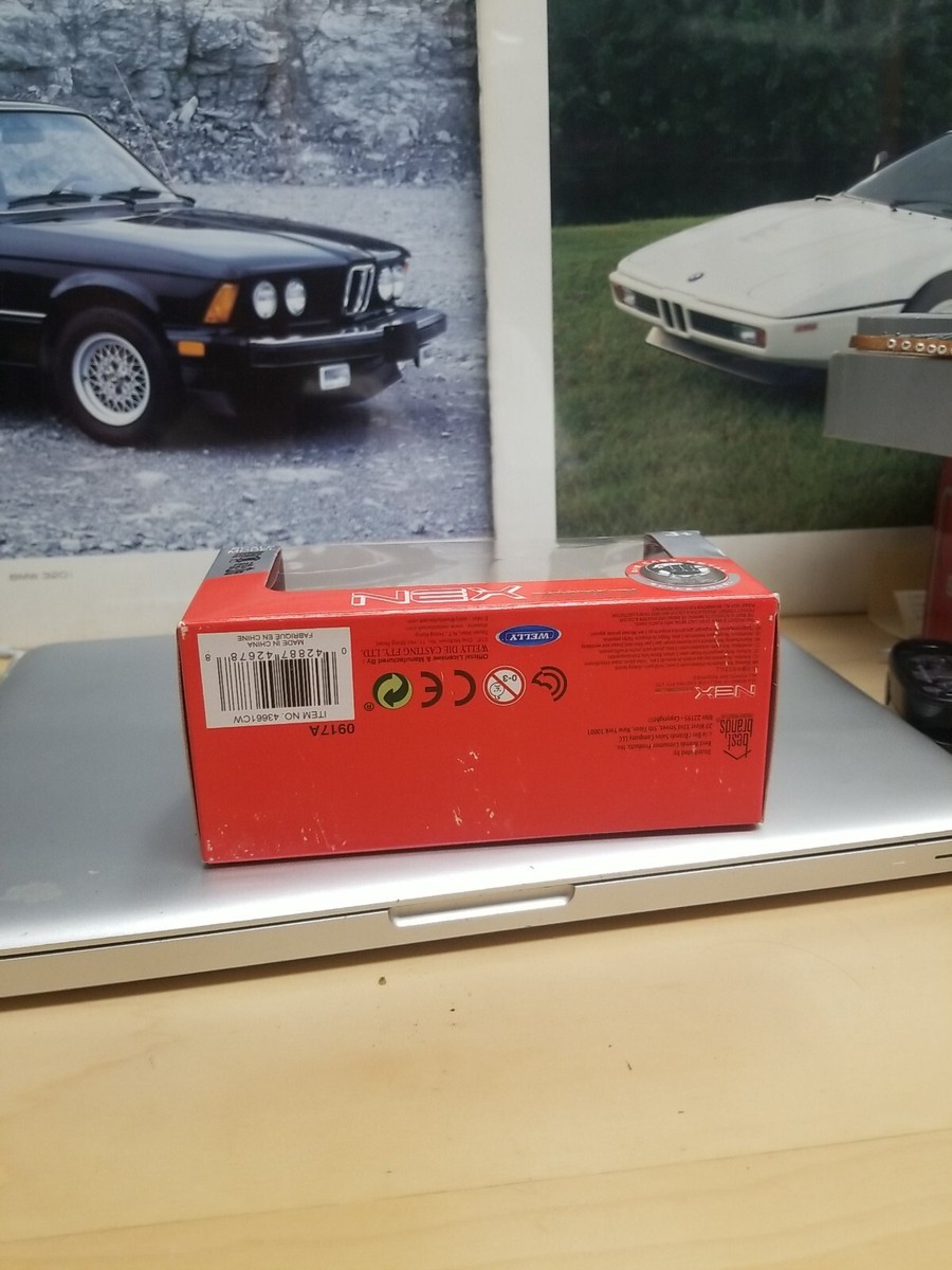 Welly Nex Porsche 911 Carrera S -- 1:32 Scale red Model Car Pull