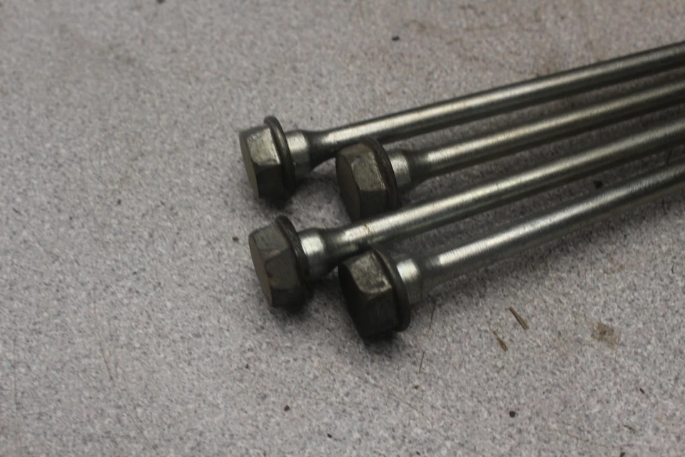 1977 Kawasaki KZ200A CYLINDER HEAD BOLTS I4-0847.FD - Изображение 4 из 4