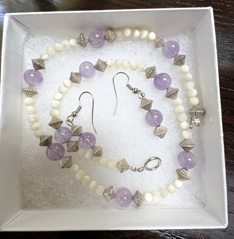 Beautiful VTG STERLING SILVER, Amethyst & Mother of Pearl NECKLACE & EARRINGS