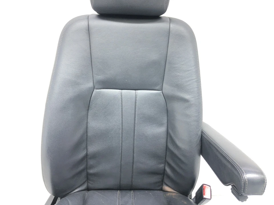 Land Rover Discovery LR4 2010-2014 paso derecho asiento delantero completo fabricante de equipos originales negro. Foto 4 de 4