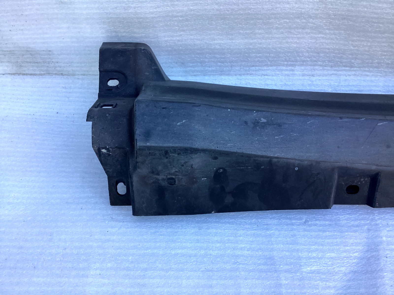 2017-2020 Maserati Levante right rocker molding OEM