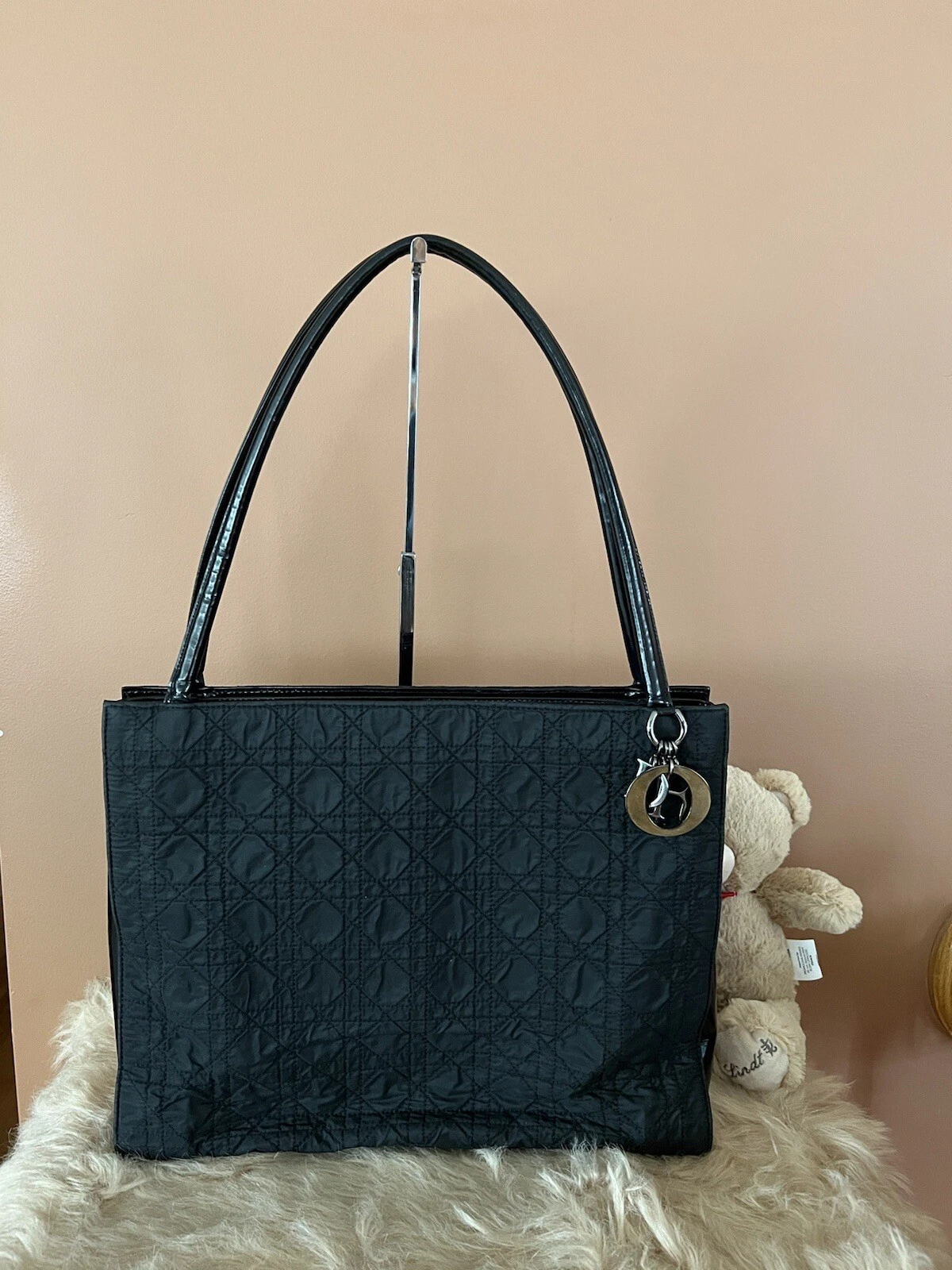 Authentique sac à bandoulière Christian Dior noir cannage nylon pré aimé