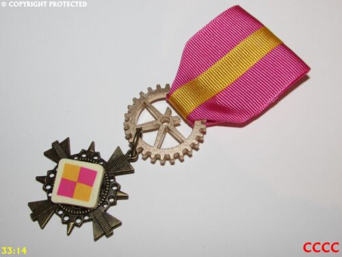 NEW Steampunk badge brooch pin drape Medal battenburg bakers german wedding cake - Picture 1 of 4