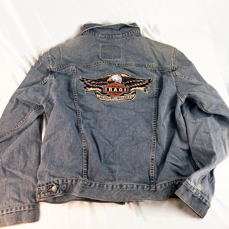 Vintage Levi's Denim Trucker Jacket Large Blue Medium Wash 70507 Iraqi Freedom