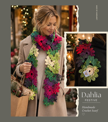 Handarbeit Häkelschal Weihnachten Blumen Dahlie rot grün festlich Frauen Geschenkpapier