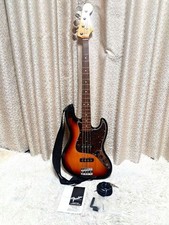 Extreme Fender Japan JB62 Jazz Bass nombreux accessoires