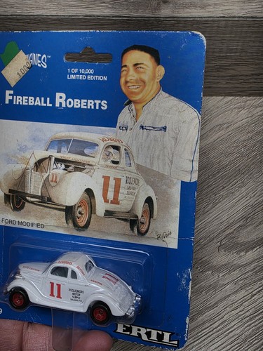 Vintage Ertl Diecast Fireball Roberts #11 White Lightning Ford Modified 1:64 - Bild 3 von 4