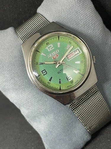 Vintage Refurbished Seiko 5 Automatic Day/Date Japan Men's Wrist Watch