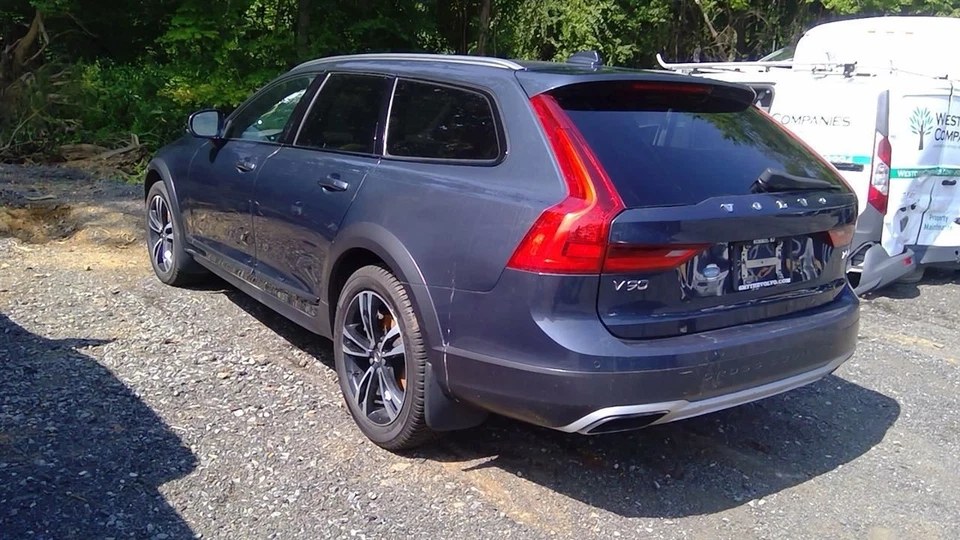 2018 Volvo V90 Upper Grille Foto 3 de 4
