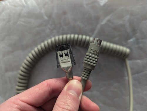 IBM SDL to PS/2 keyboard cable coiled 1393081 Model M - Afbeelding 2 van 3