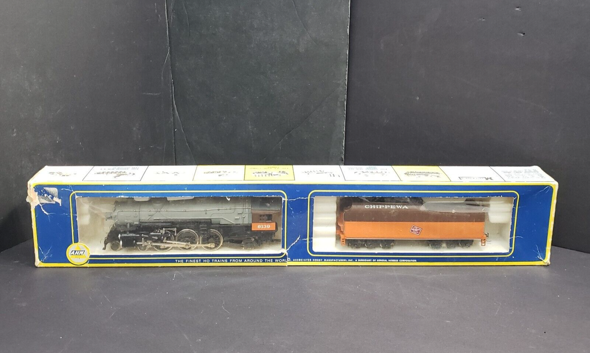 AHM Rivarossi HO Scale #6139 Milwaukee Road Chippewa 4-6-2 Heavy
