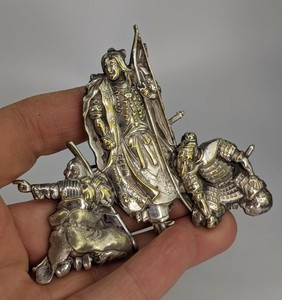 Japanese Antique Large Samurai Brooch menu holder Menuki ? Meiji Taisho Brass