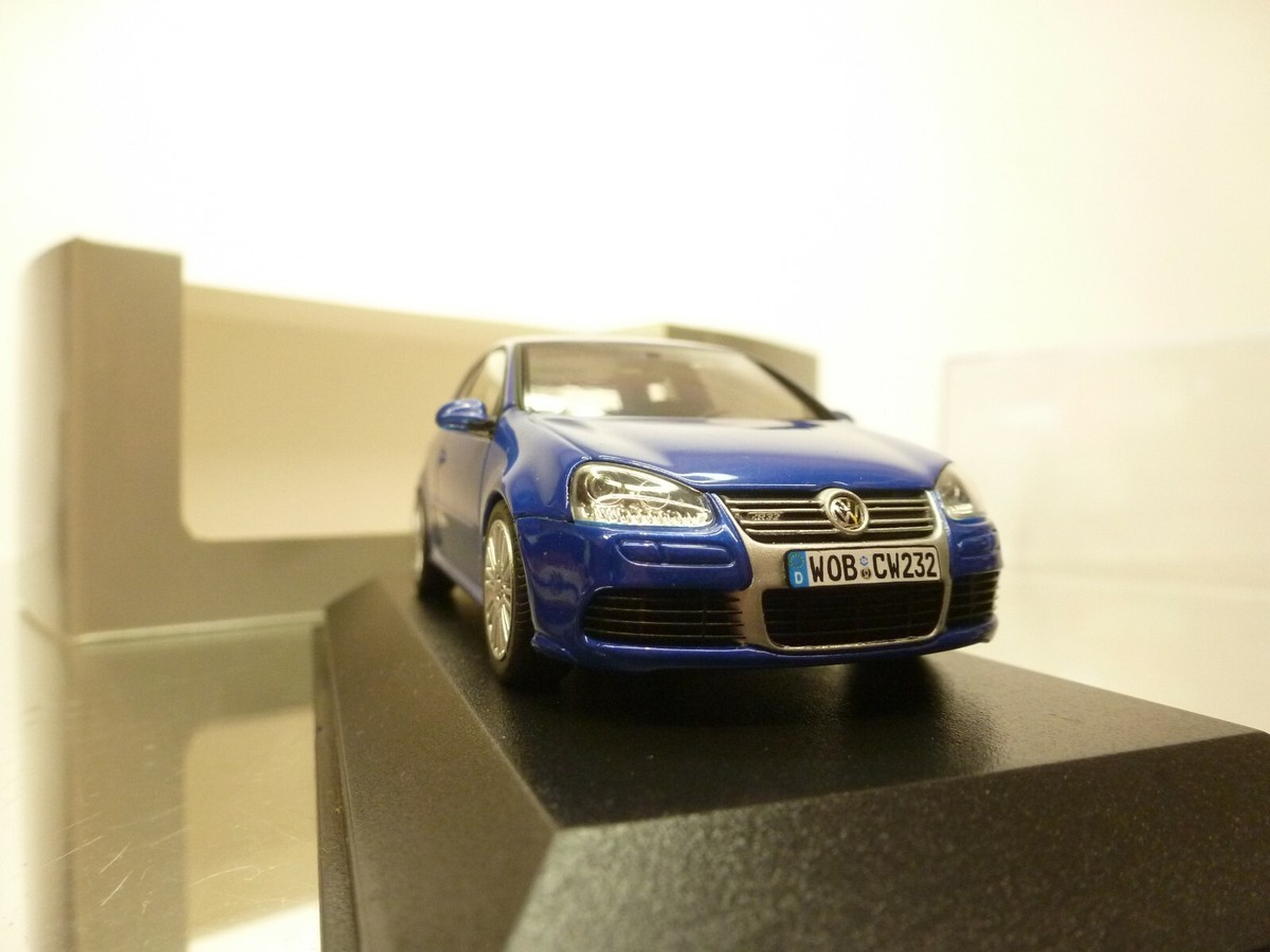 MINICHAMPS VW VOLKSWAGEN GOLF R32 - BLUE 1:43 rare - VERY GOOD IN